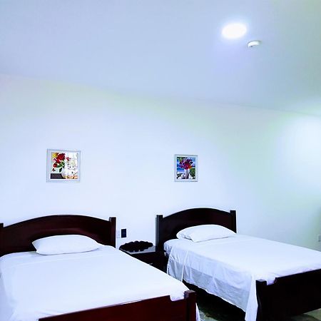 Day And Night Hotel Belmopan Exteriér fotografie